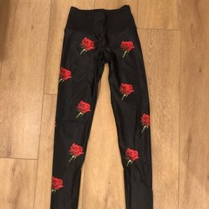 GoldSheep Red Roses Leggings -gently used